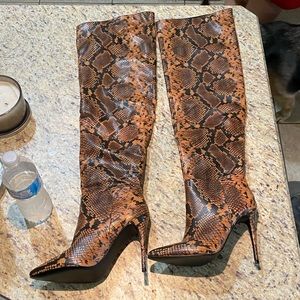 Over the knee boots WH Steven Madden